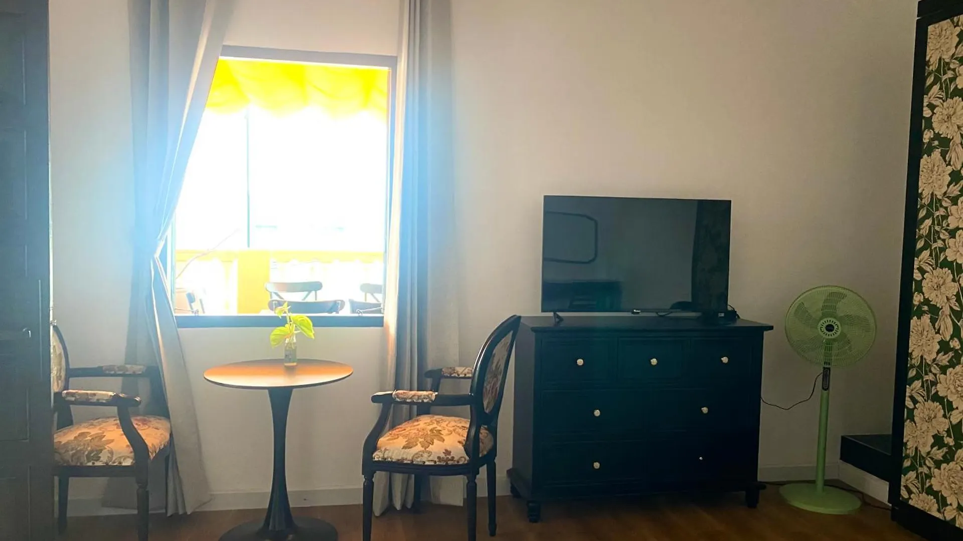 Lv Homestay ニャチャン ロッジ